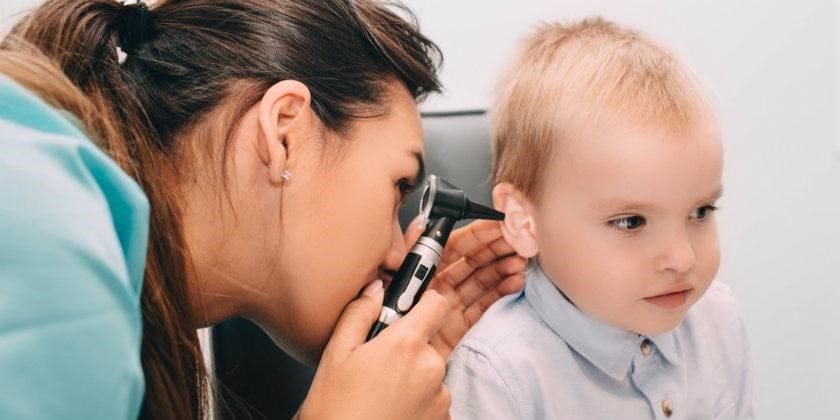 Tratamiento de la otitis media infantil  y los seguros médicos en España