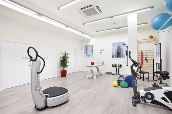 ¿Qué Equipamiento tiene Clínica Akari Salud y Bienestar Álava?