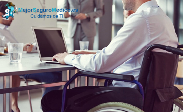 ¿Qué exclusiones puede tener un seguro médico que cubra personas con una invalidez en España?