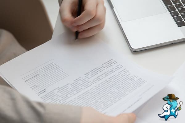 ¿Puedo Ocultar que Tengo Distrofia Cristalina de Bietti para Contratar el Seguro Médico en España?